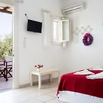 Marili Apartment Parasporos